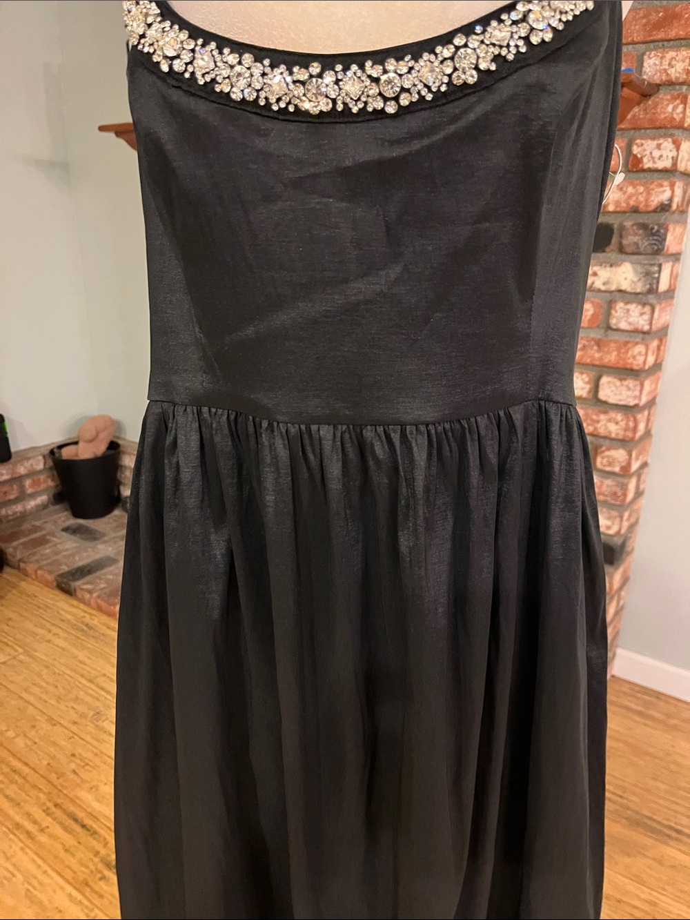 Hutch NWT $350 Ericha crystal embellished gown - Picture 5 of 7
